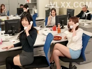 Chị gái đồng nghiệp rất dâm