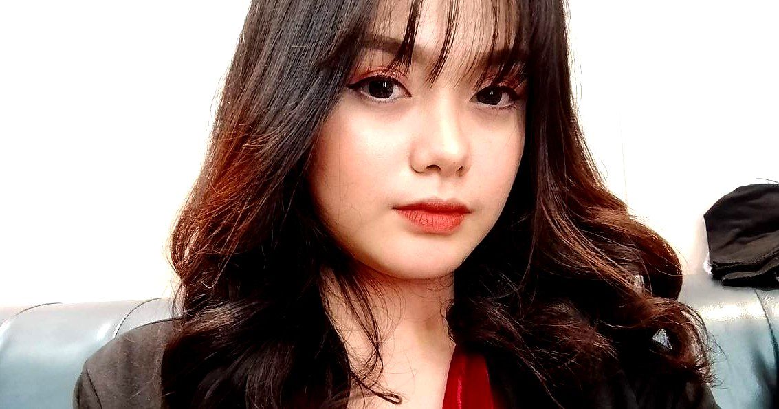 Bác sĩ trưởng khoa và những em y tá ngoan ngoãn